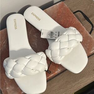 Express sandals